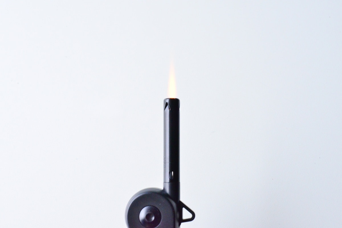 【100均】着火ライターのおすすめ8選｜チャッカマンとの違いも紹介