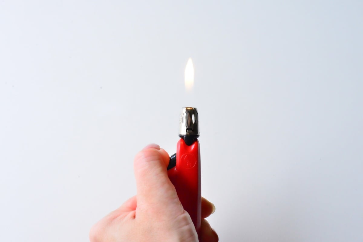【100均】着火ライターのおすすめ8選｜チャッカマンとの違いも紹介
