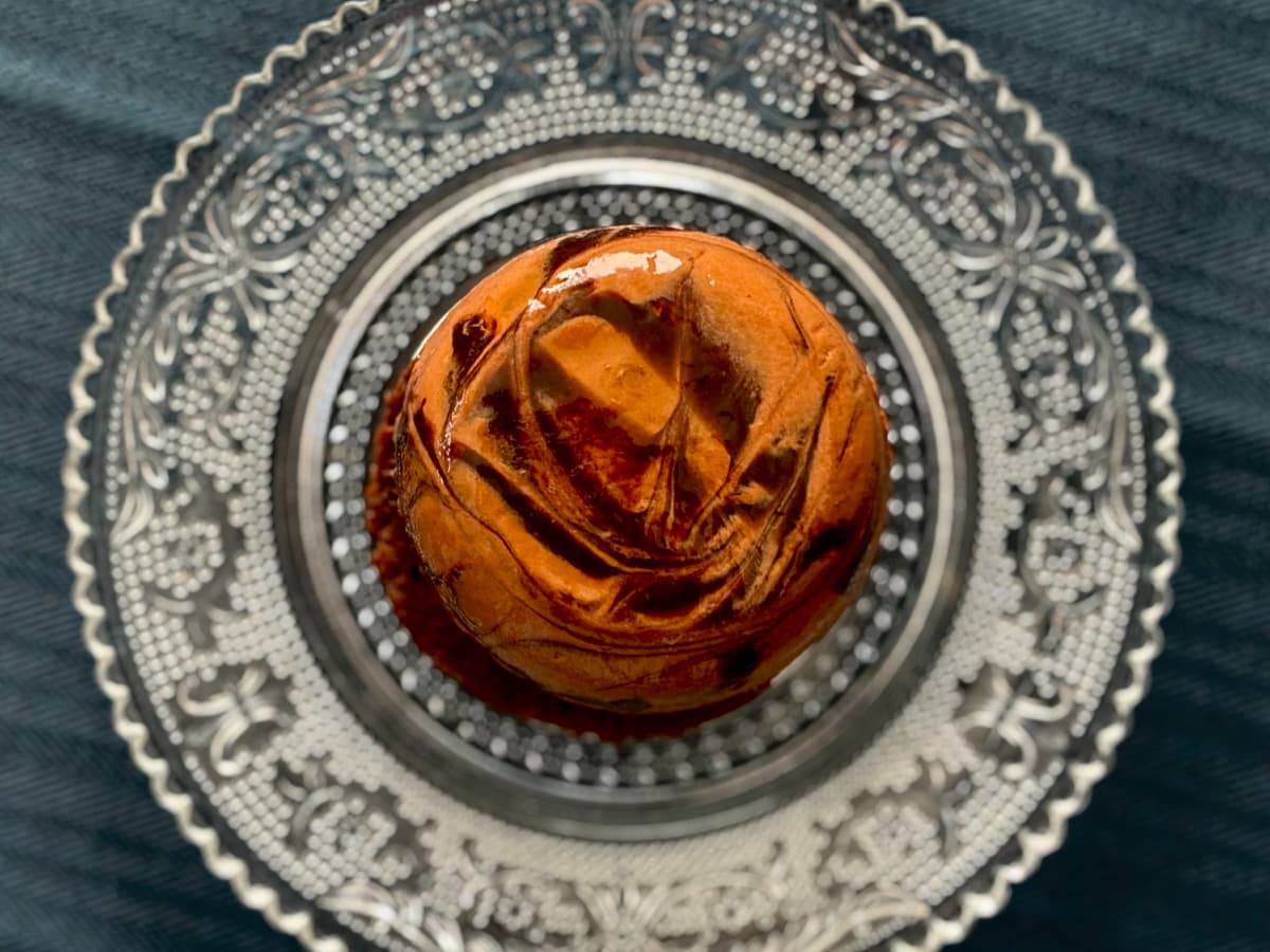 最初から最後まで濃厚チョコ!【ファミマ】食感の違いも楽しい新作ケーキ