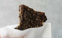 【セブン】新発売ホットスナック、黒いアイツが帰ってきた!!