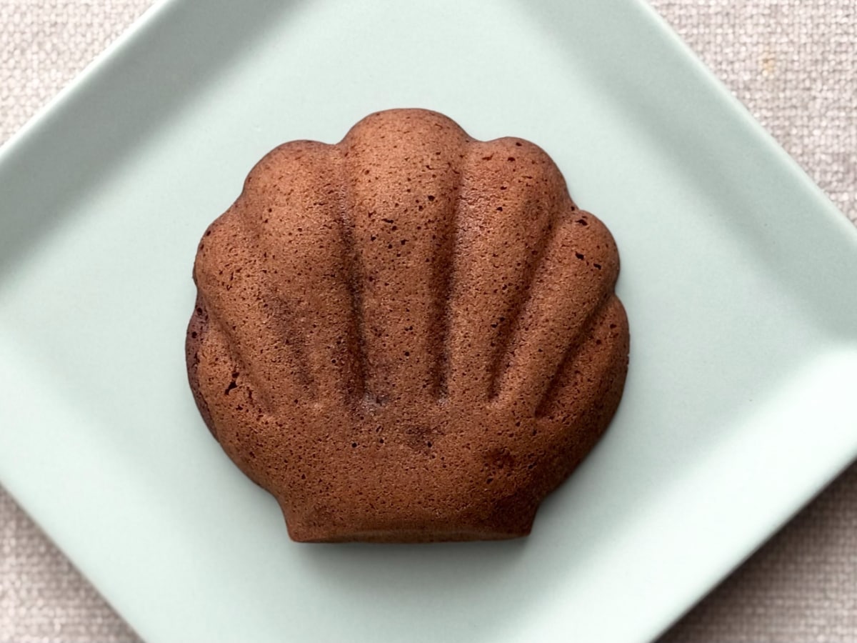 「ビター」「周りカリカリ、中しっとり」【ファミマ】の数量限定おやつ