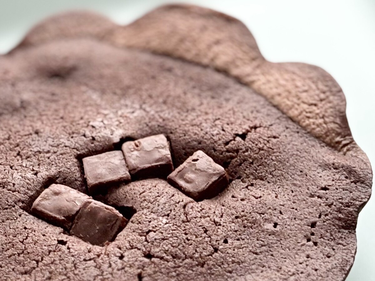 「ビター」「周りカリカリ、中しっとり」【ファミマ】の数量限定おやつ