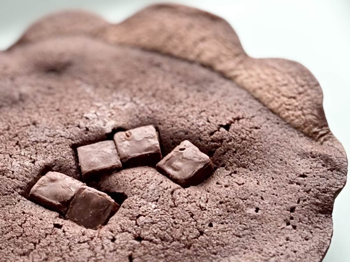 「ビター」「周りカリカリ、中しっとり」【ファミマ】の数量限定おやつ