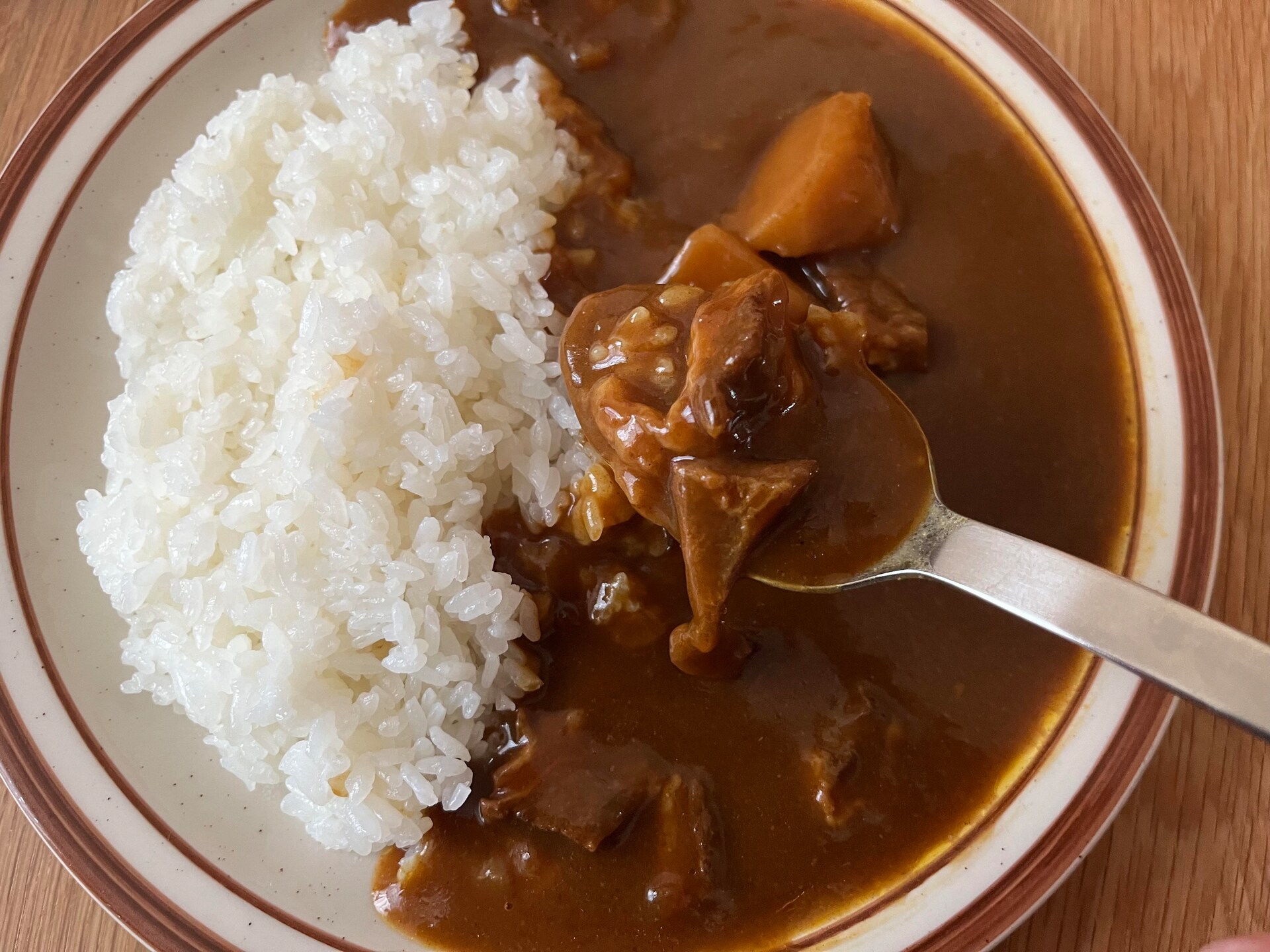 300gでボリューミー！」【無印良品】デミグラス系のレトルトカレーが新