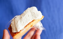 【セブン】スプーンいらず。ワンハンドで食べられる『プリン』が出たぞ！