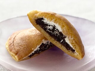 もっちもちの生地が印象的！【ファミマ】の新作和スイーツを食べてみた