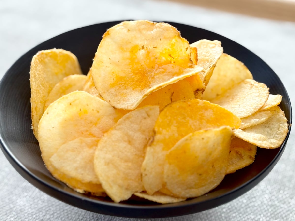 商品名に偽りなし!?【ローソン限定】ポテチが“やみつき”不可避の味!