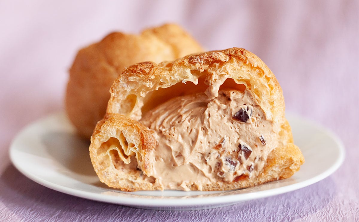 絶賛の声、多数！【セブン】の『シュークリーム』中に秘密が!?