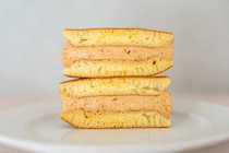 ホイップにかぶりつく【セブン】新作スイーツの芳醇な香りに癒やされる