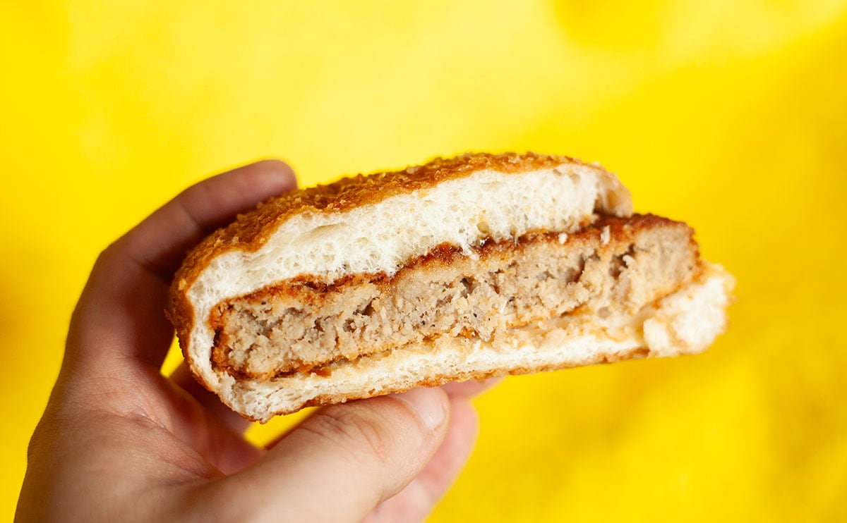 満足度がえぐい!【ファミマ】の惣菜パンががっつり系でたまらんやつだった