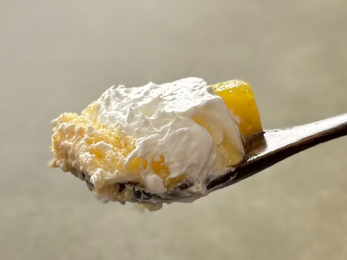 底が一番濃厚！【ファミマ】の大きいパフェは最後まで食べ切る価値あり