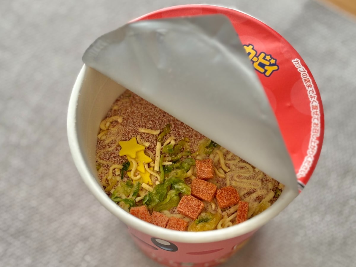 3店舗回ってようやく発見!【ファミマ】と人気キャラのコラボ麺の味は?