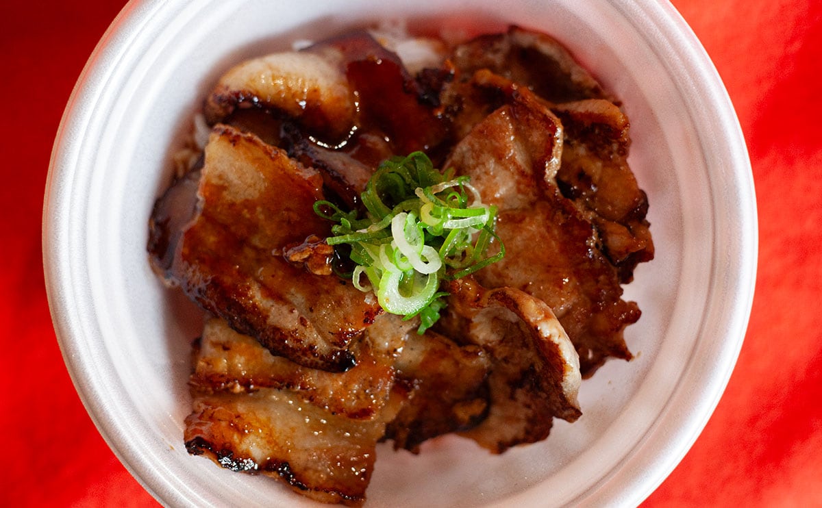 あなたはどっち派？【松屋】の“肉絨毯”を食べてみた