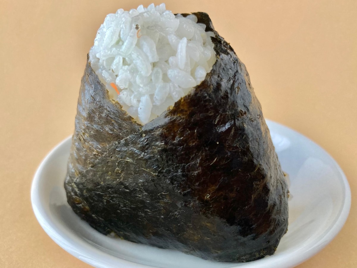 名店監修で期待大!柚子胡椒が魅力的!【ローソン】上品な味わいのプレミアムおにぎり