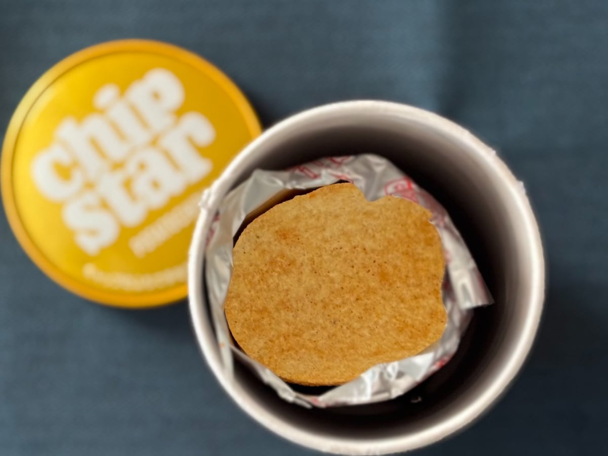 和牛の旨みが贅沢!【チップスター】の新作がずっと食べたくなる味だった