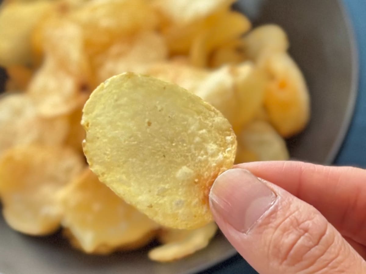 「最強か???」カルビー【堅あげポテト】に牡蠣の味香る新商品が登場