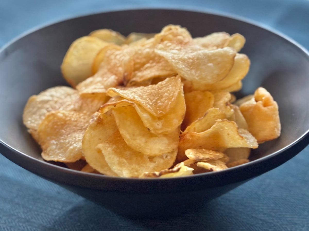 「最強か???」カルビー【堅あげポテト】に牡蠣の味香る新商品が登場