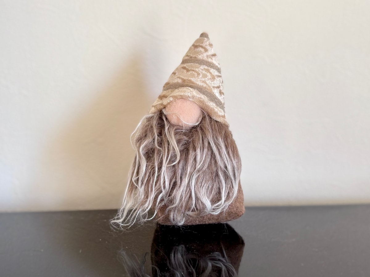 【2025】100均のクリスマスグッズが可愛すぎて大優勝♡手作りリースの作り方も紹介