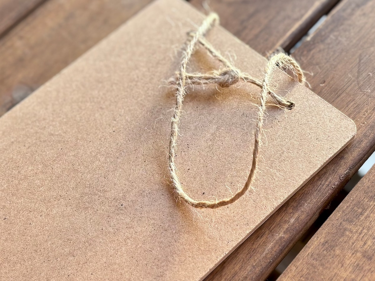 【2025】100均のクリスマスグッズが可愛すぎて大優勝♡手作りリースの作り方も紹介