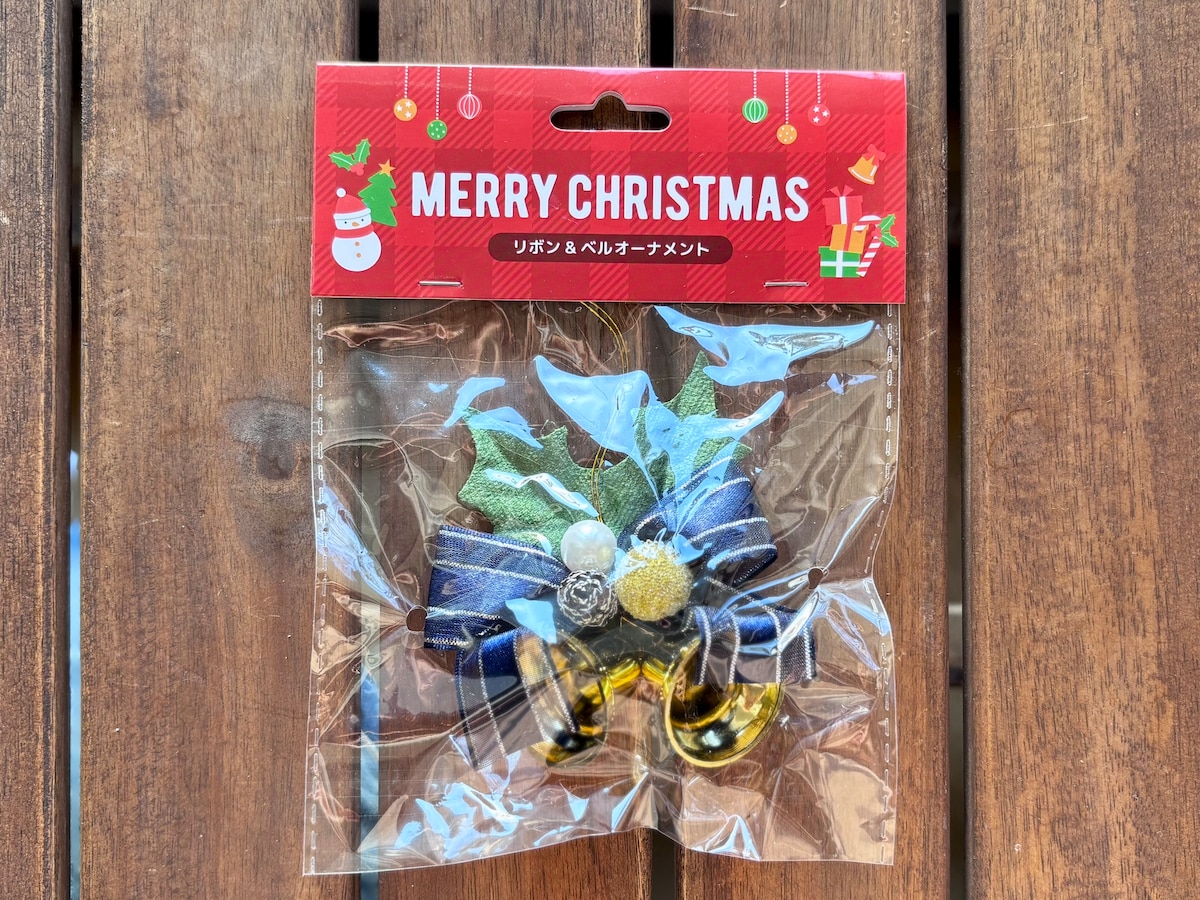 【2025】100均のクリスマスグッズが可愛すぎて大優勝♡手作りリースの作り方も紹介