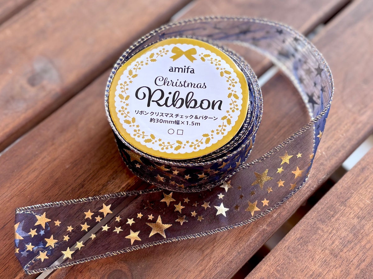 【2025】100均のクリスマスグッズが可愛すぎて大優勝♡手作りリースの作り方も紹介