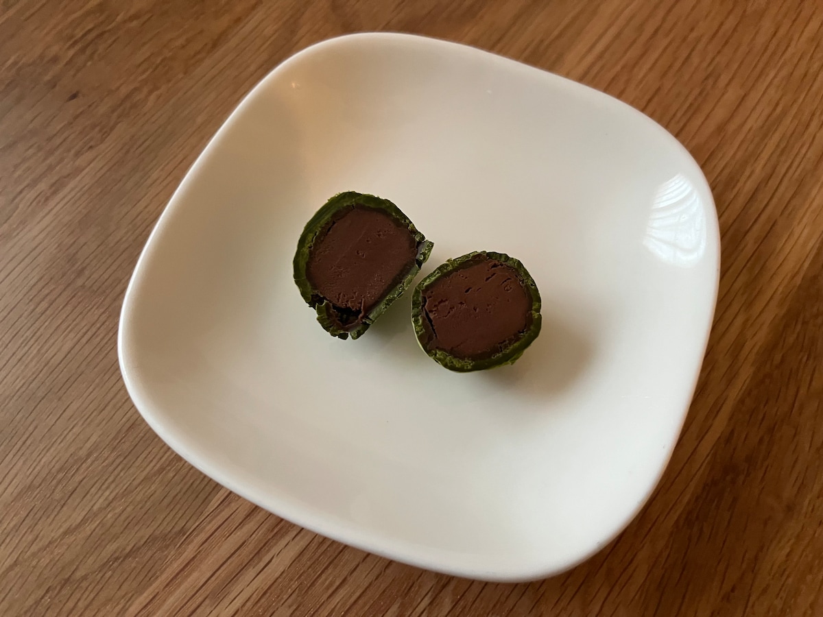 「このパチパチがクセになる!」【無印良品】カカオトリュフ フィジーキャンディを実食レビュー