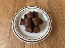 「このパチパチがクセになる！」【無印良品】カカオトリュフ フィジーキャンディを実食レビュー