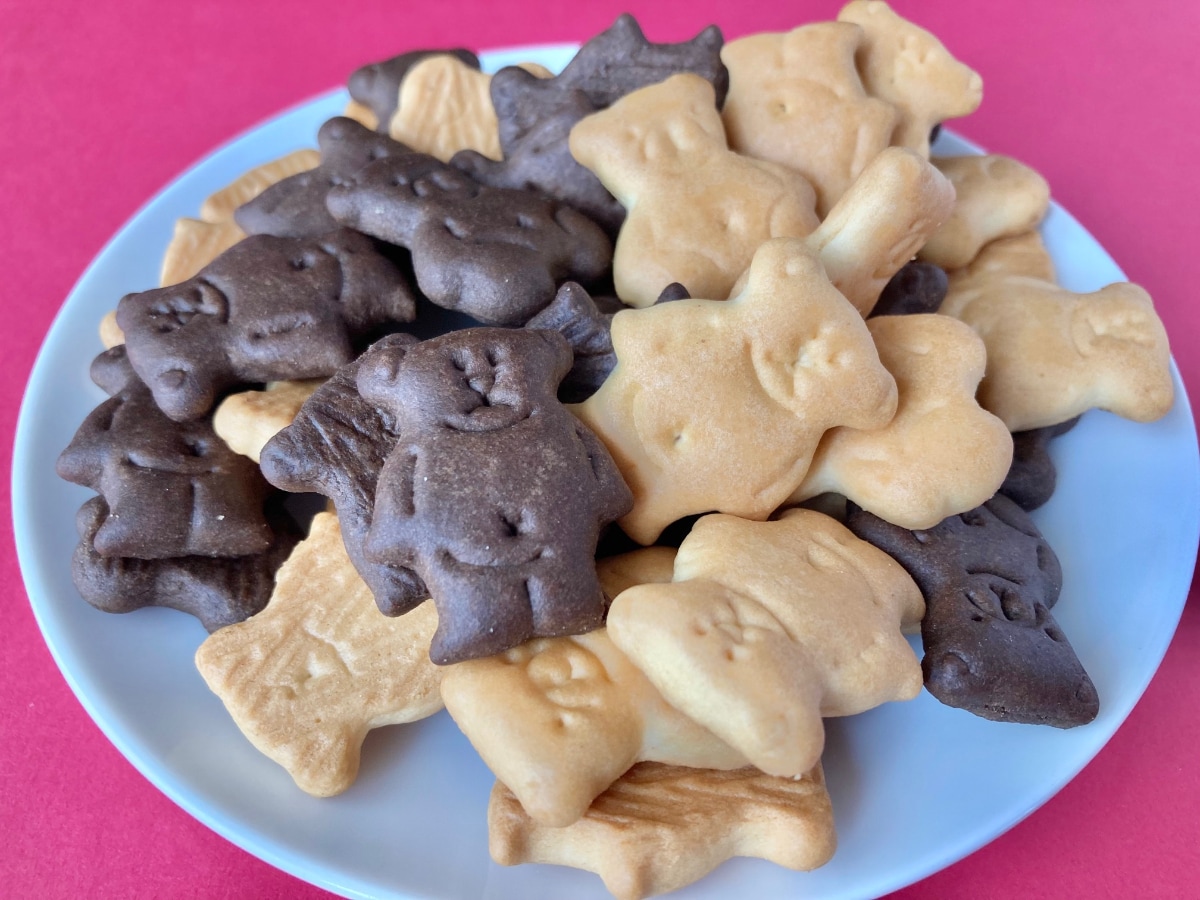 「リピート確定!」「クリスマスパッケージが可愛い!」【無印良品】安心感とシンプルな美味しさが好印象のビスケット