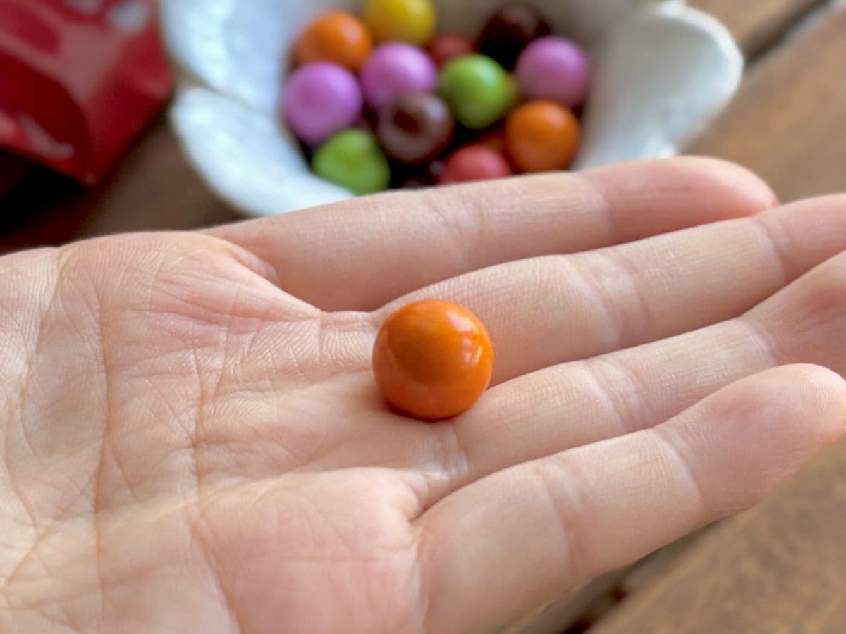 ケーキの飾りにも!【無印良品】人気の「ぽち菓子」シリーズにポップなチョコが登場