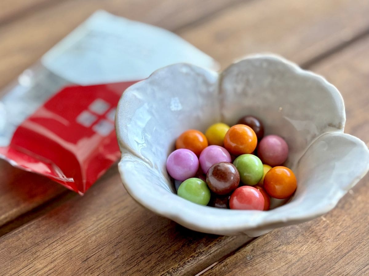 ケーキの飾りにも!【無印良品】人気の「ぽち菓子」シリーズにポップなチョコが登場