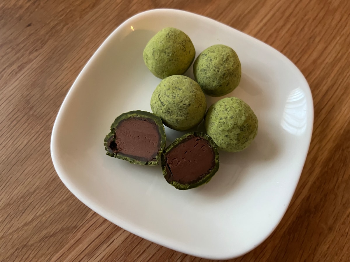 抹茶好きは見逃せない！【無印良品】生チョコ入り抹茶トリュフを実食！気になる味は？