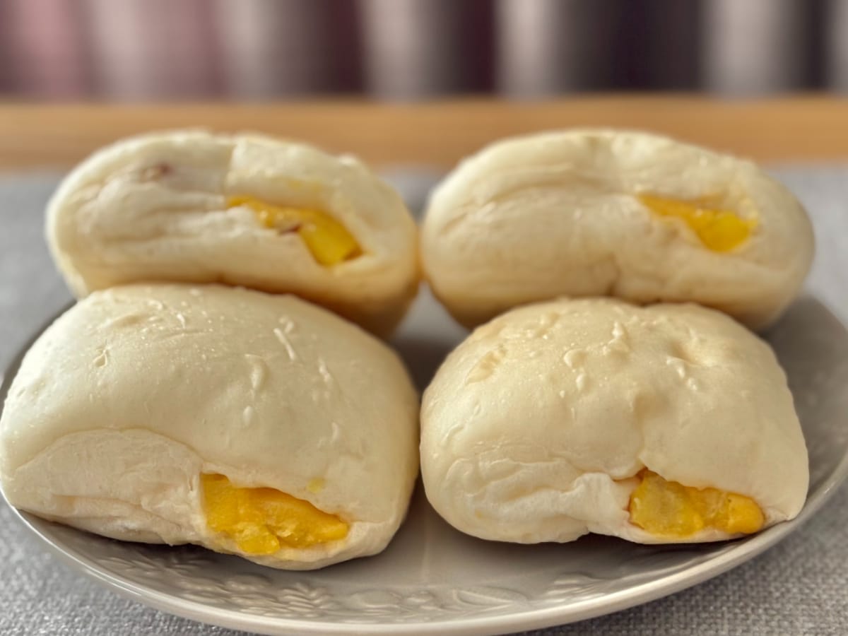 秋ならではのホクホク感！【ローソン】1個53.5円のパンはほっこり系