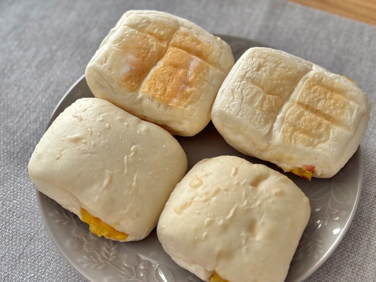 秋ならではのホクホク感！【ローソン】1個53.5円のパンはほっこり系