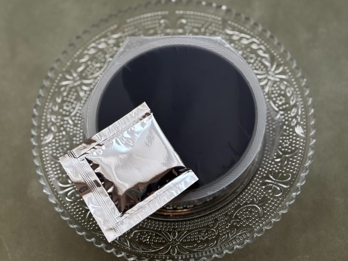 この黒さはインパクト大!【ローソン】新作“変わり種”ゼリーの味は?