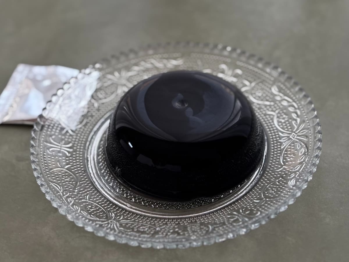 この黒さはインパクト大!【ローソン】新作“変わり種”ゼリーの味は?