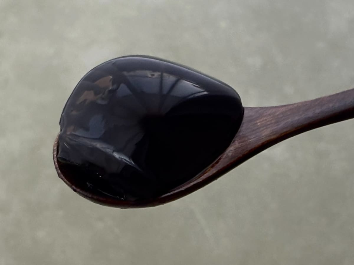 この黒さはインパクト大!【ローソン】新作“変わり種”ゼリーの味は?