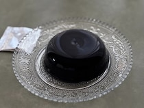 この黒さはインパクト大！【ローソン】新作“変わり種”ゼリーの味は？