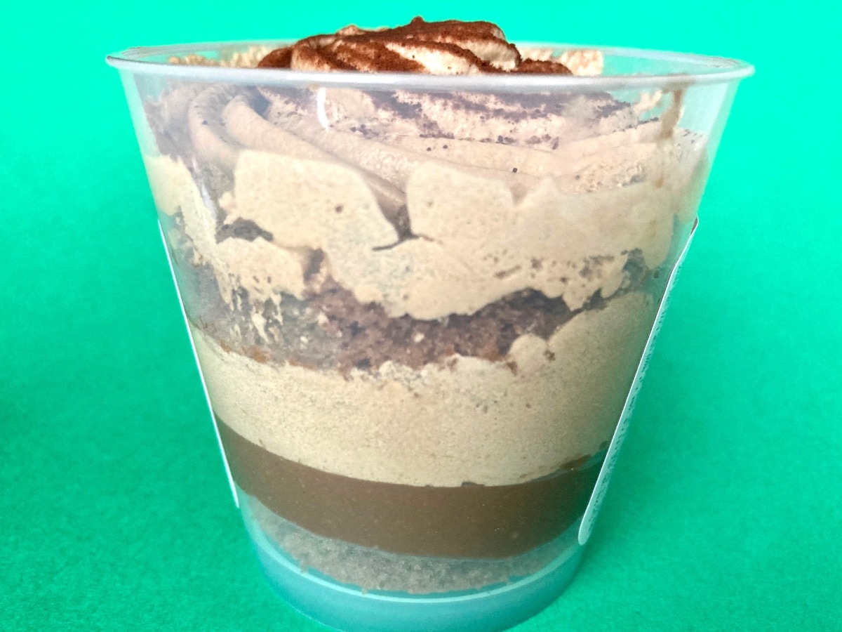 軽い口当たりなのに濃厚!?【ファミマ】しっかり美味しい「植物生まれ」のチョコケーキ