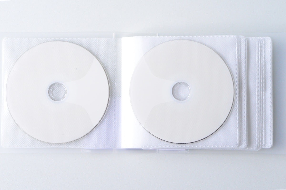 【セリア】のCD・DVDケース