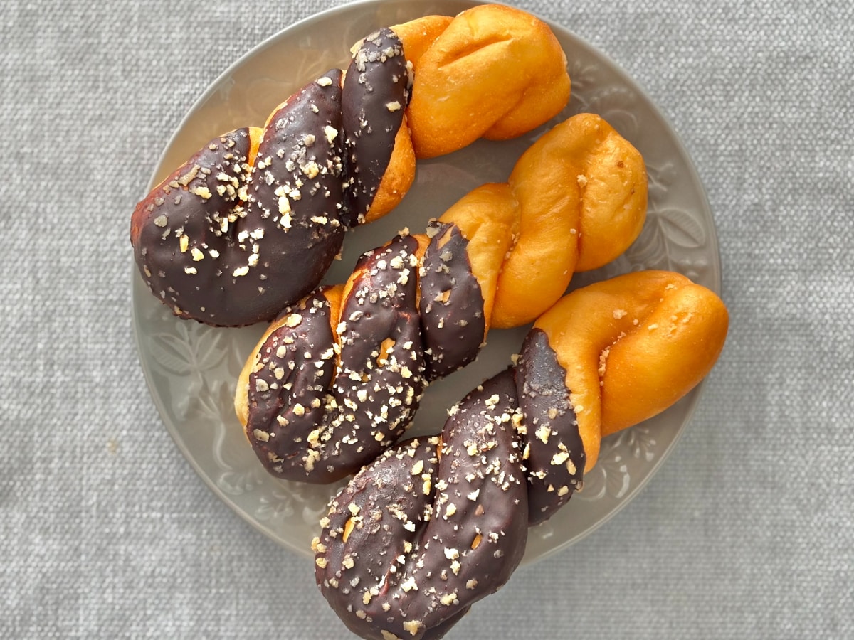 甘いものへの欲求が満たされる!【ファミマ】シェアもできちゃうドーナツ