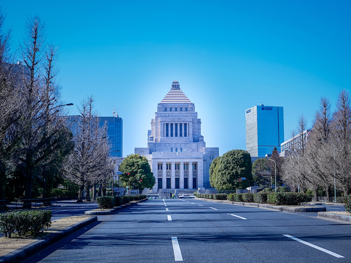 「政界ドロ沼×芸能大荒れ」高市政権前夜2025年10月のdmenuトレンド人気記事