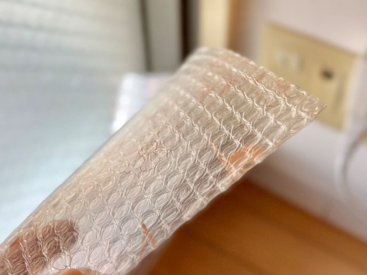 賃貸OK！窓の寒さ対策は100均で｜今すぐ使える断熱アイテムを紹介