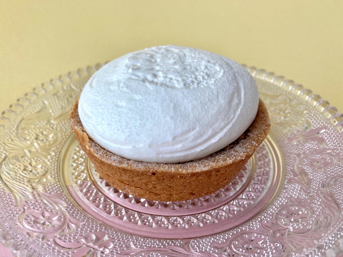 爽やかなチーズクリームが印象的!【ローソン】優しい食感&味わいの白いクリームタルト