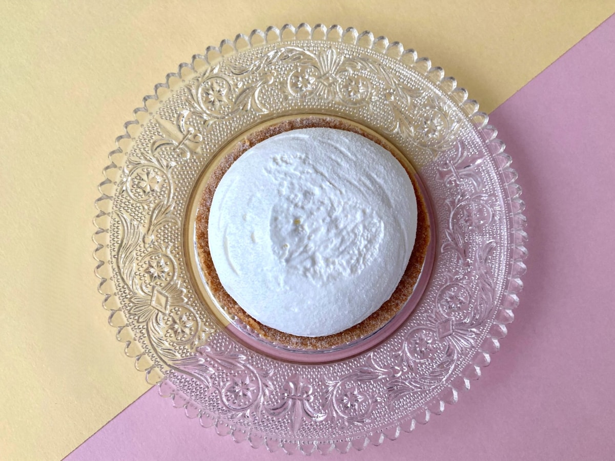 爽やかなチーズクリームが印象的!【ローソン】優しい食感&味わいの白いクリームタルト