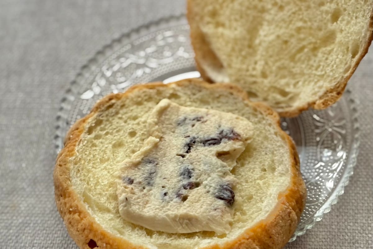 バターがしっかりきいてて美味!【ファミマ】の数量限定パンを食べてみた