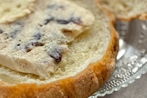 バターがしっかりきいてて美味！【ファミマ】の数量限定パンを食べてみた