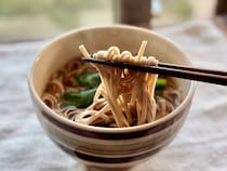 今年の年越しはこれに決まり！【無印良品】新発売の「出雲そば」が感動的に旨い