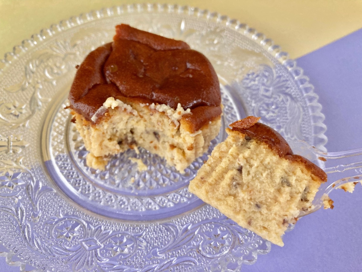 「めちゃくちゃ美味しくてハッピー！」【ファミマ】ラムレーズン好きにはたまらないバスクチーズケーキ