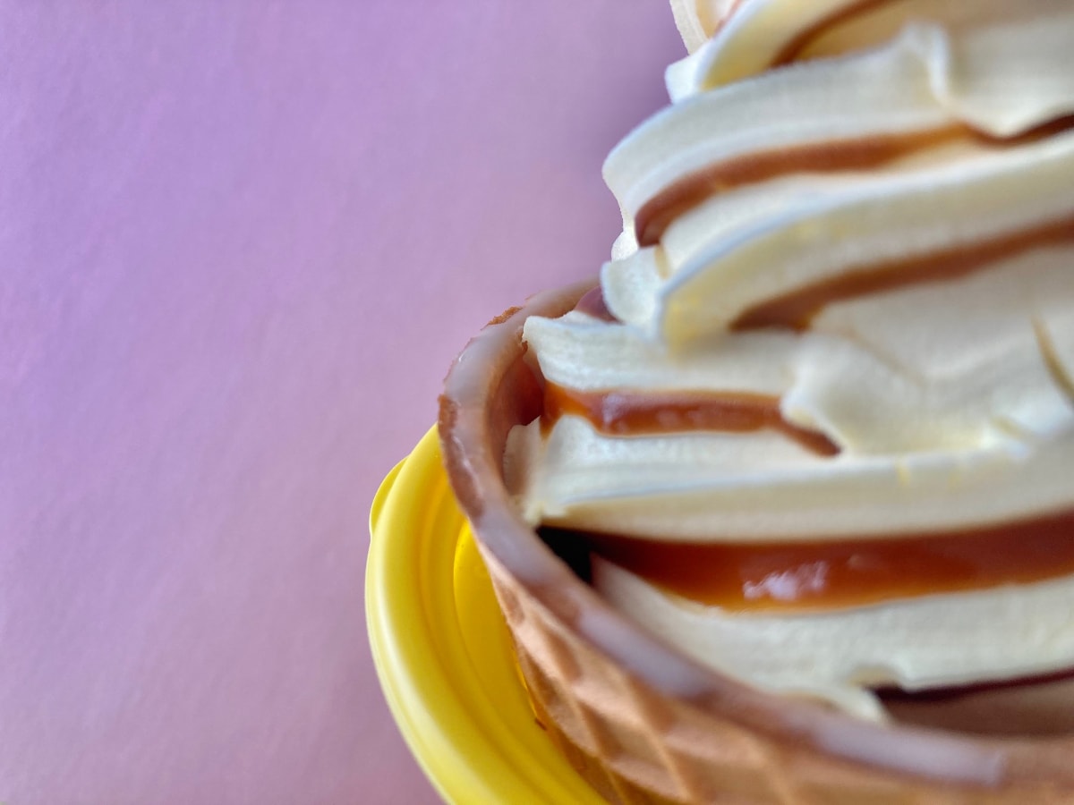 相性抜群！たっぷり詰め込まれてる！【ローソン】プリンアイスのワッフルコーン