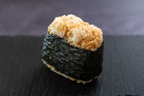 にんにく醤油が美味い【セブン】新作おむすび「豚肉めし」とは？